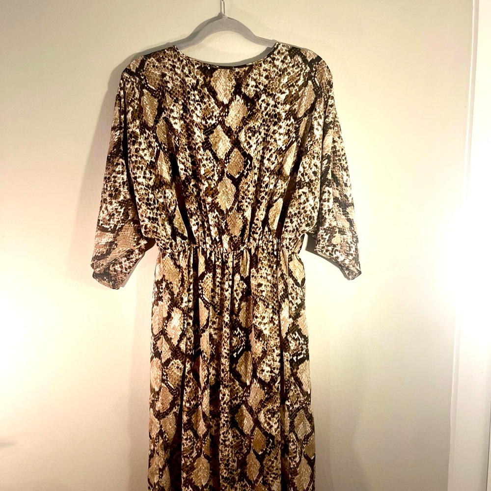 Snakeskin print dress. Size 12. V-neck. Elastic waist. - Picture 2 of 2